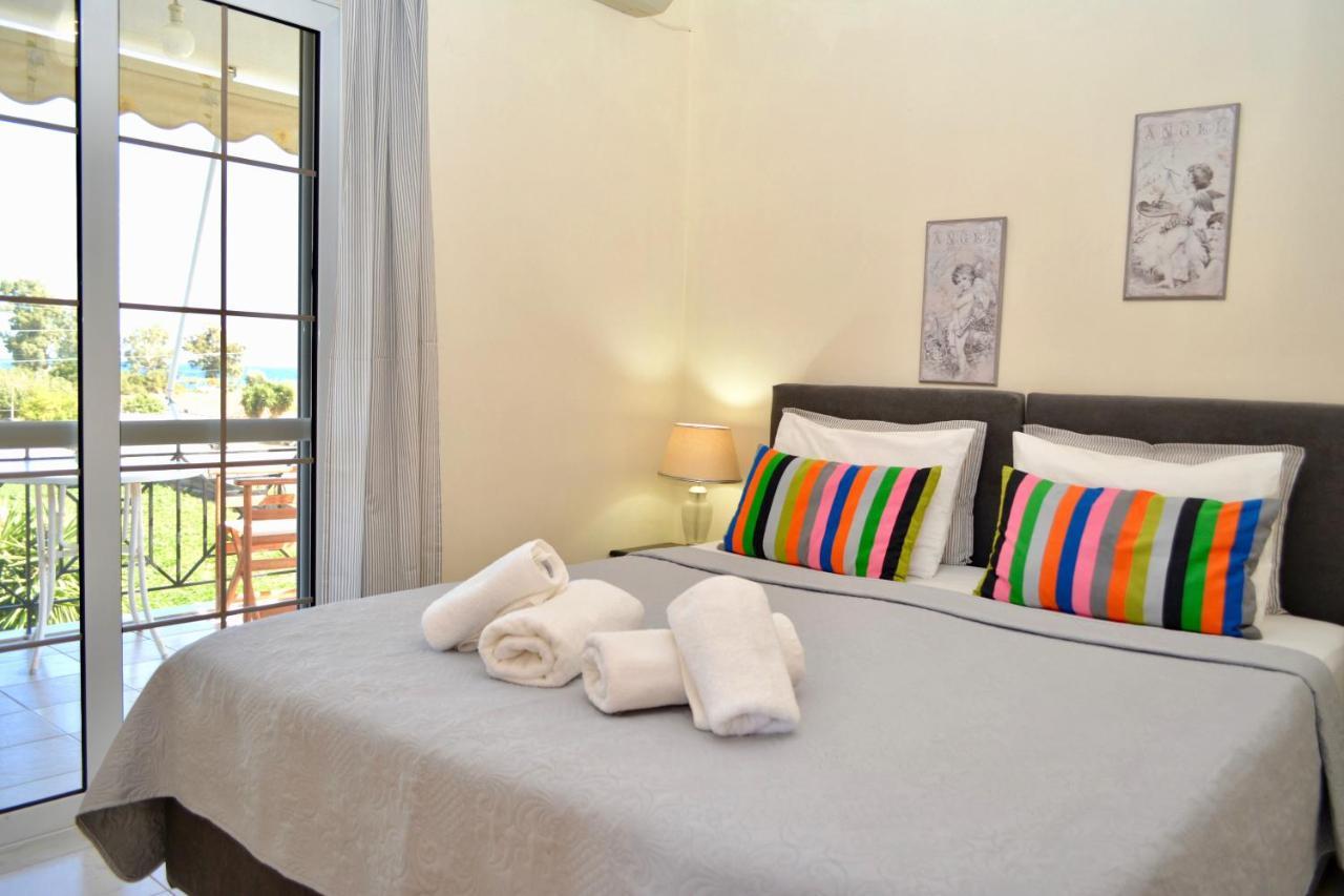Troumpas Family Rooms & Apartments เลโอนีดีออน ภายนอก รูปภาพ